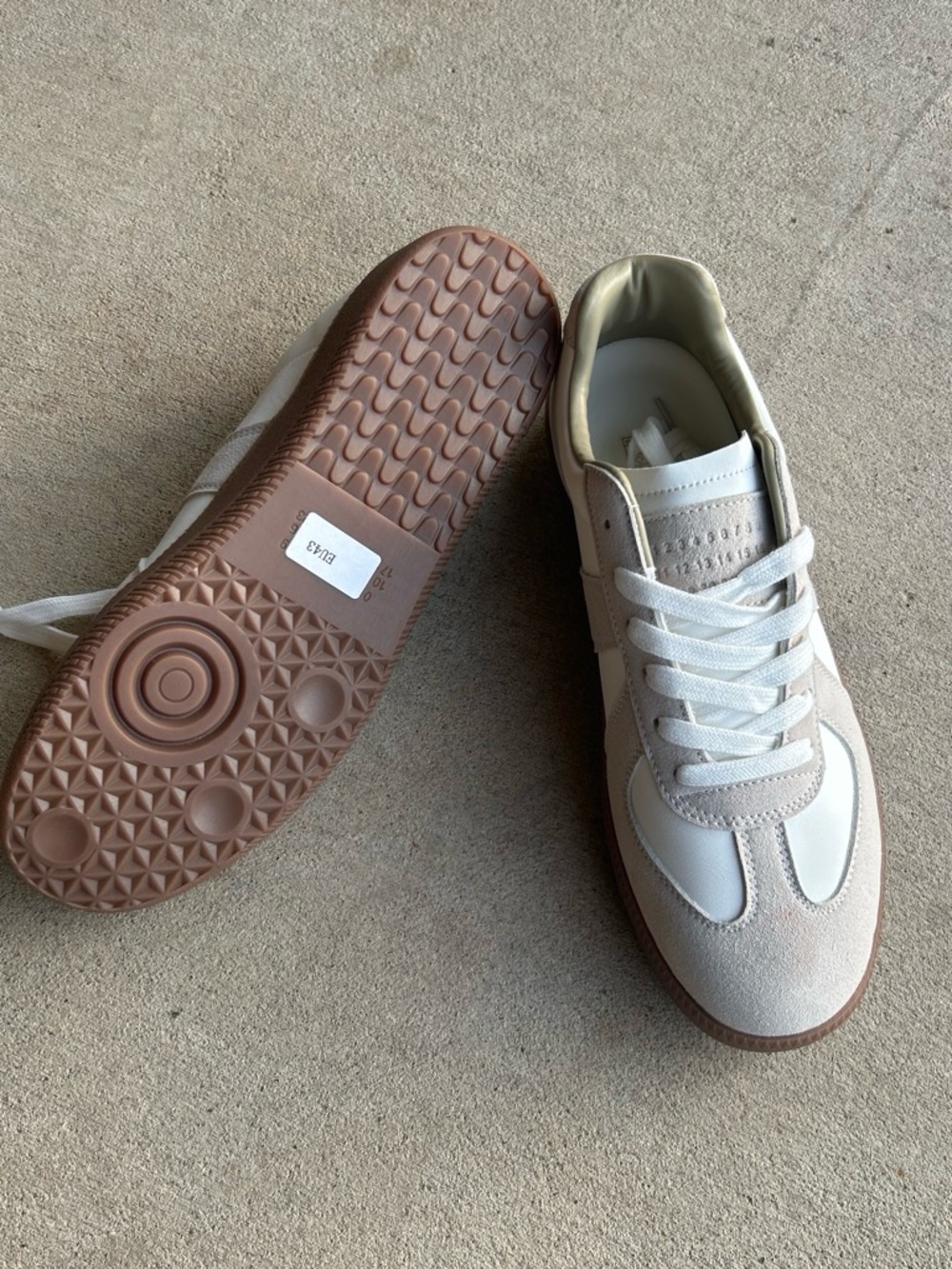 Size 9-9,5 Maison Martin Margiela Beige and White Low-Top Sneakers
